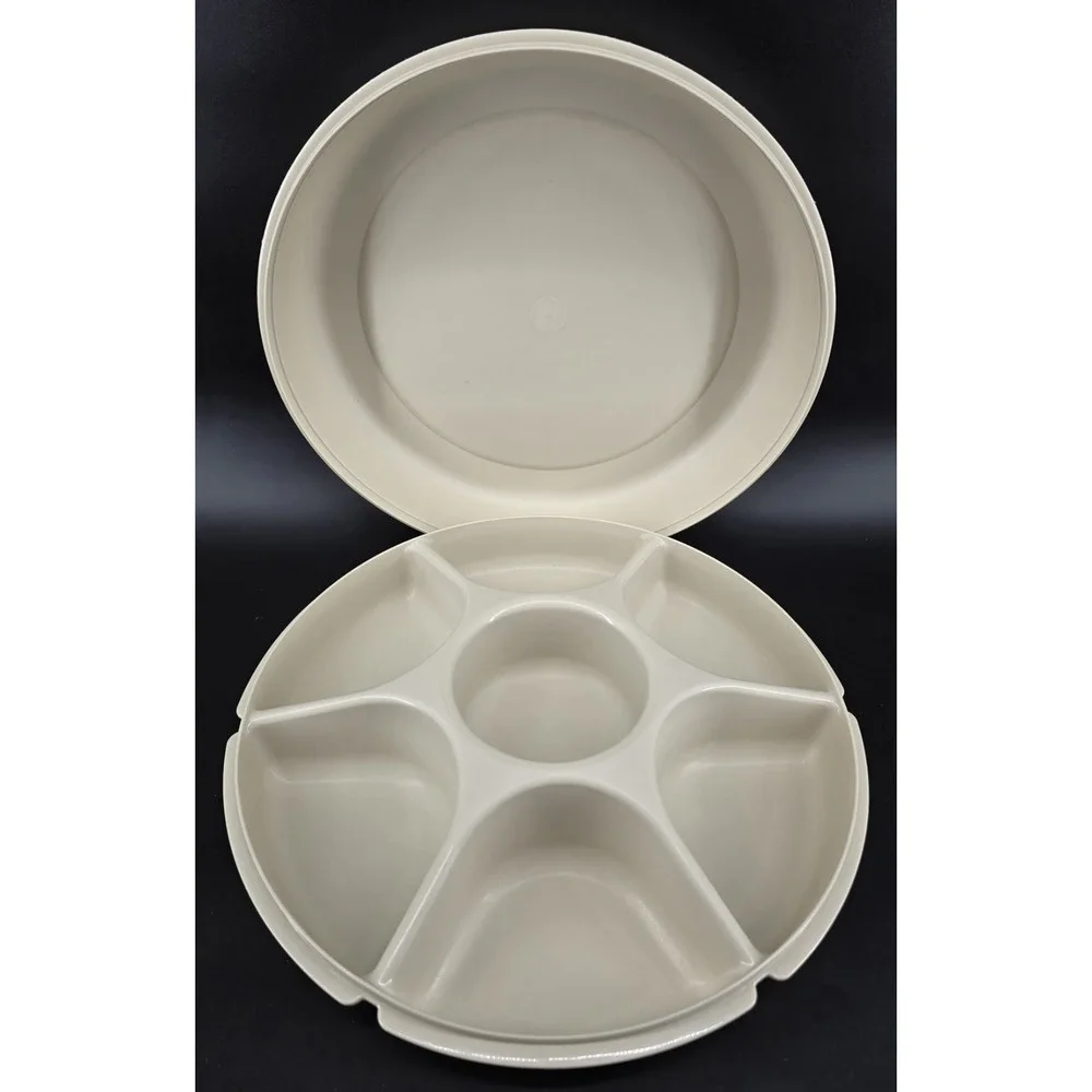 Vtg Tupperware Serving Center Vegetable Fruit Divided Tray 1665 & Lid 1666 Beige